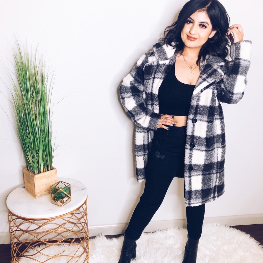 SOLD OUT❌ Sheena Shearling Coat